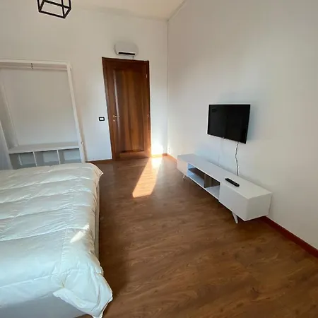 Gasthof Hlux Oi Affiₜₜacaₘere Piacenza