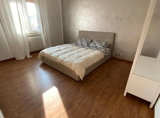 Konukevi Hlux Oi Affiₜₜacaₘere Piacenza